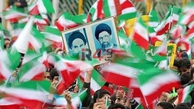 عکس دیده نشده از حضور مصطفی خامنه‌ای، پسر بزرگ رهبر انقلاب در مراسم ۲۲ بهمن –   ایران فورفان